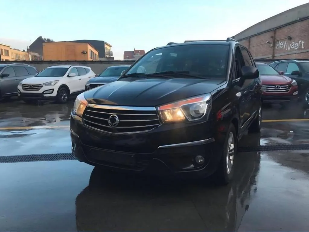 SsangYong Rodius، الصورة 1 من 19