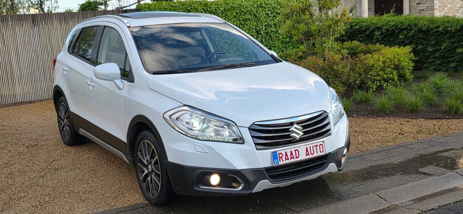 Suzuki S-Cross, foto 1 van 24