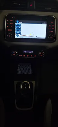 Nissan Micra, foto 12 van 19