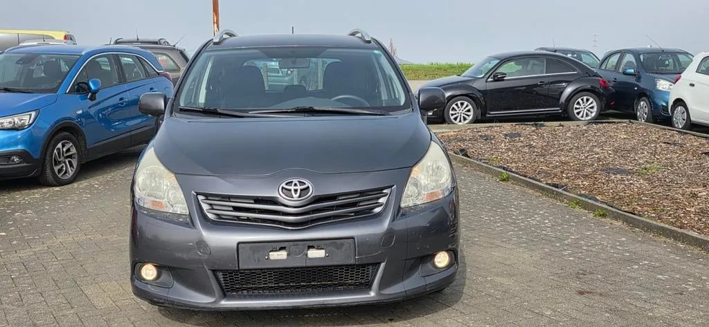 Toyota Verso, foto 1 van 21