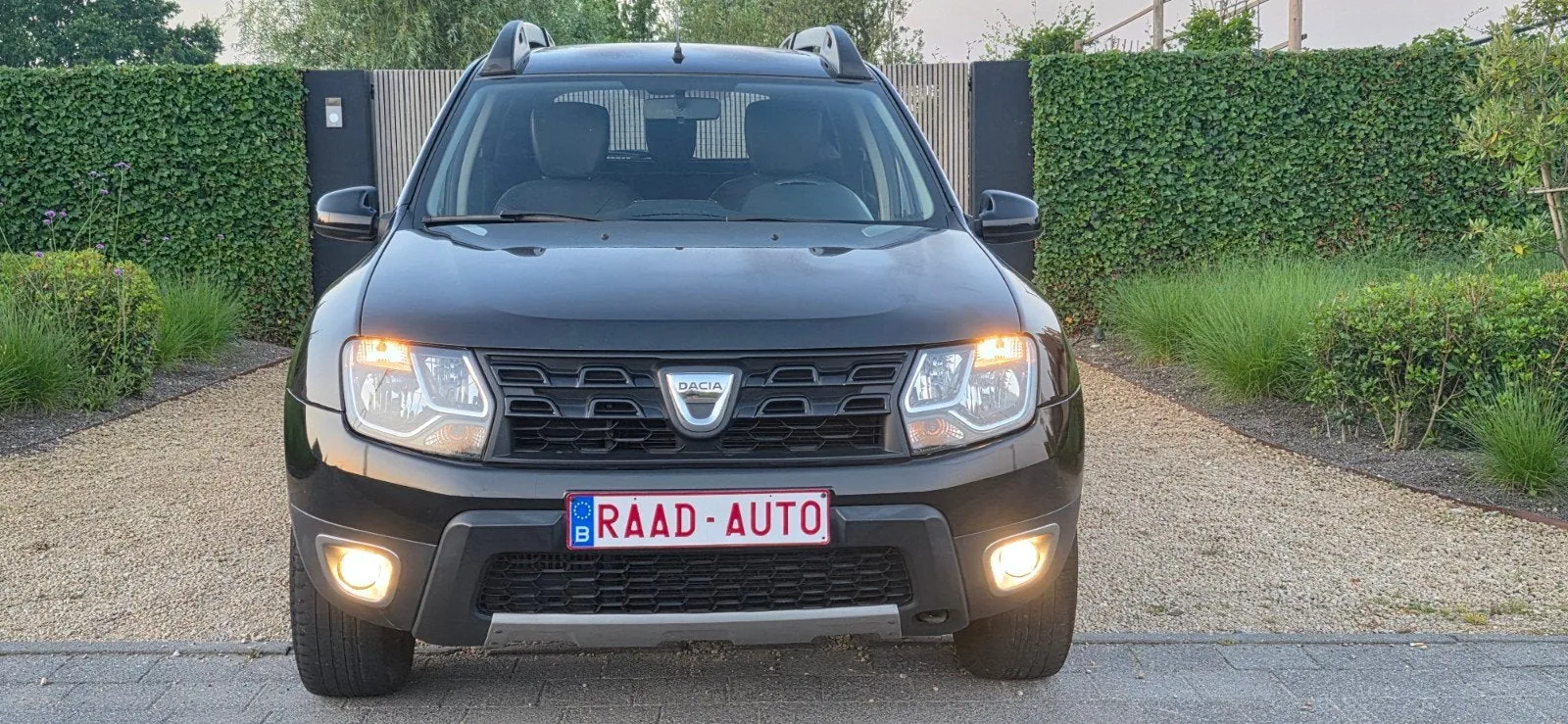 Dacia Duster, photo 1 of 20