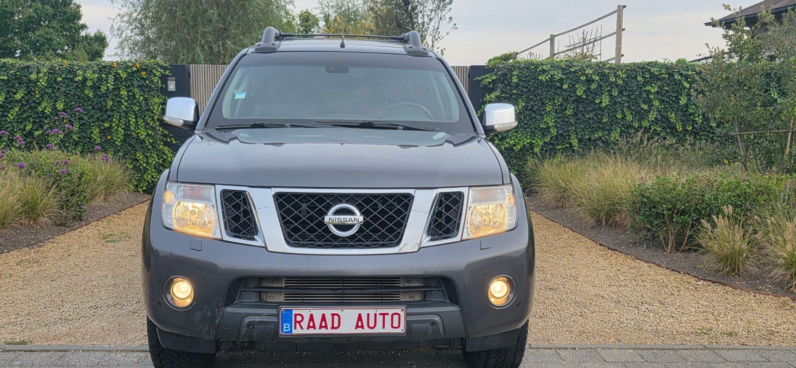 Nissan Navara, foto 1 van 24